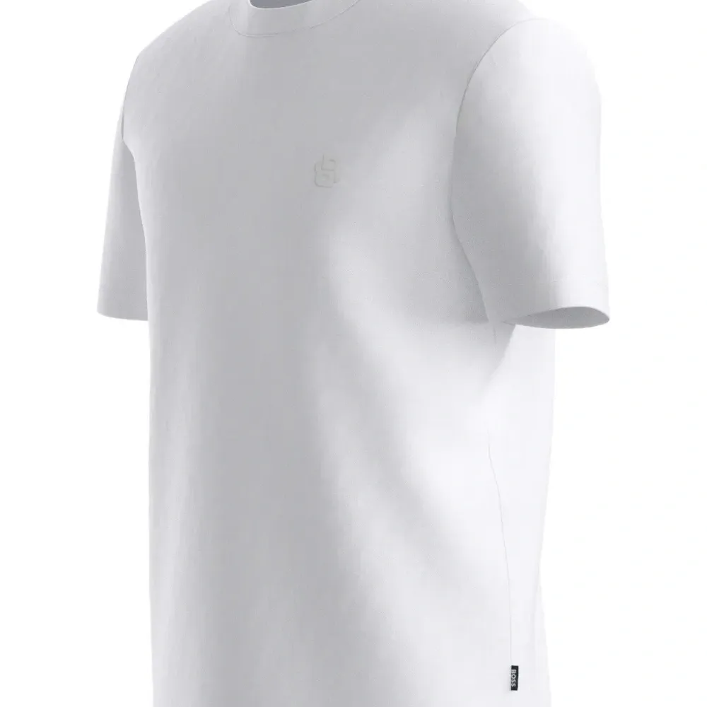 Футболка с вышитым логотипом