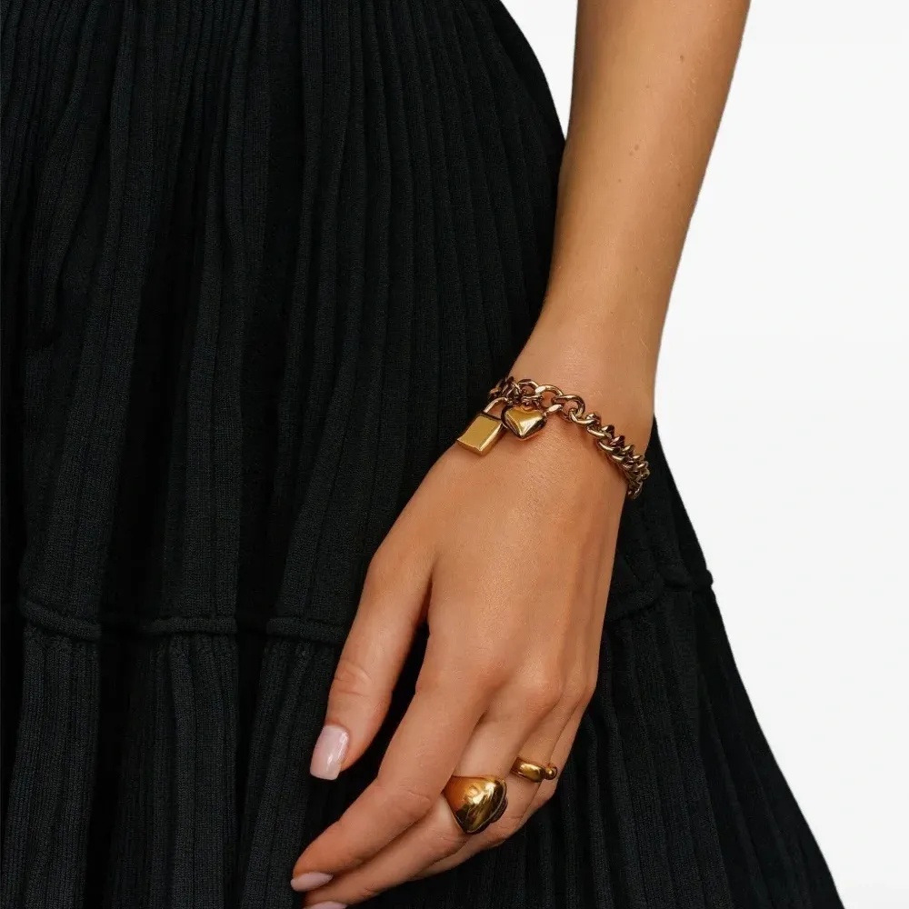 Цепочный браслет с подвесками