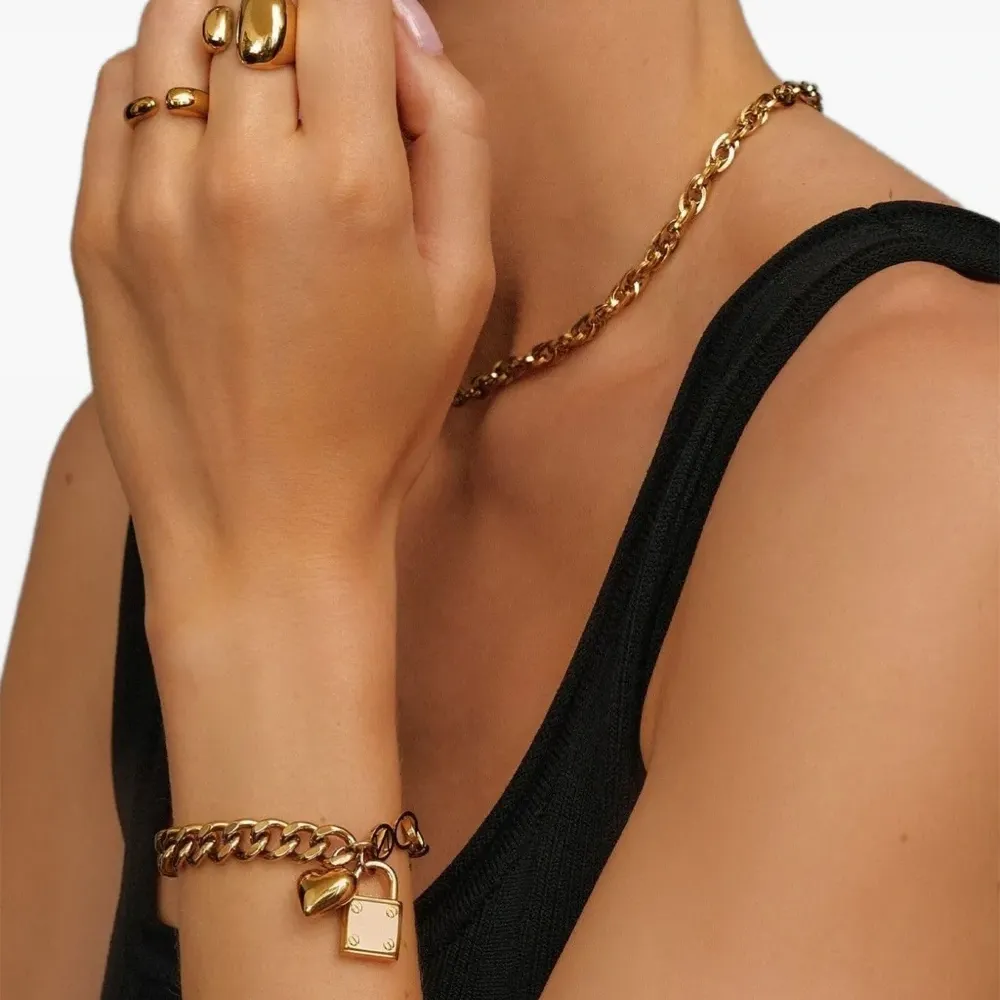 Цепочный браслет с подвесками