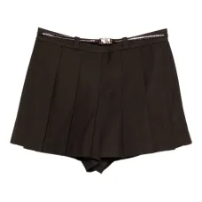 Плиссированные шорты-юбка с ремнём