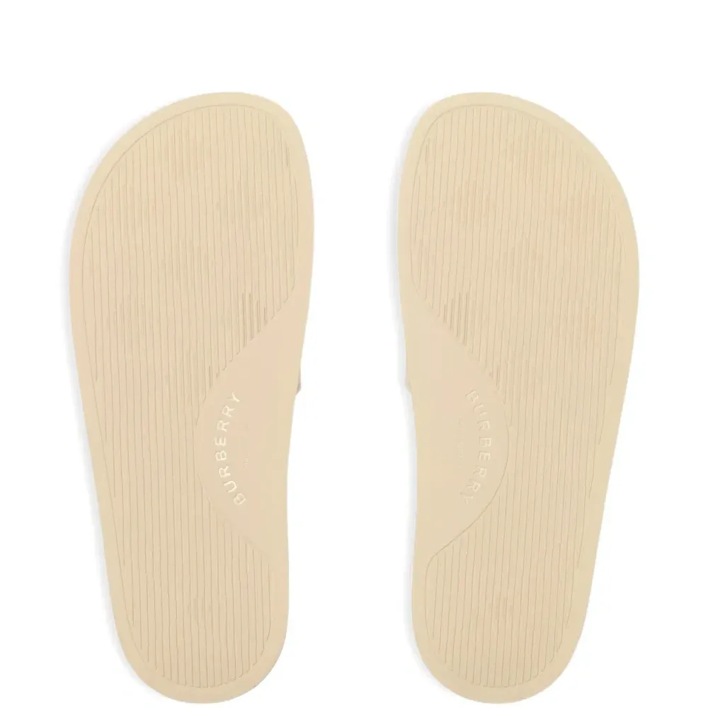 Шлепанцы в клетку