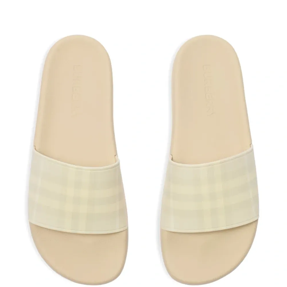 Шлепанцы в клетку