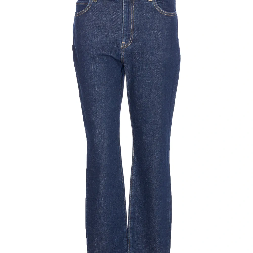 Джинсы с завышенной талией