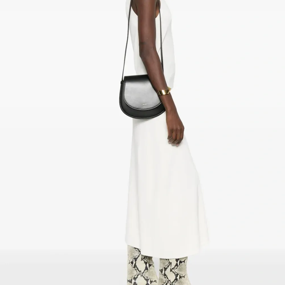 Полукруглая сумка на плечо Полукруглая сумка на плечо