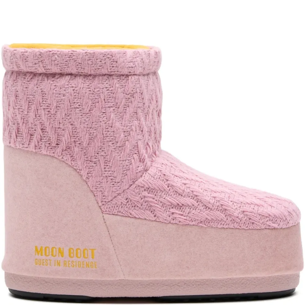 Ботинки из коллаборации с Guest In Residence