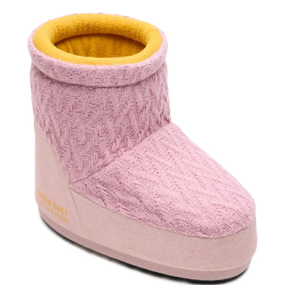 Ботинки из коллаборации с Guest In Residence