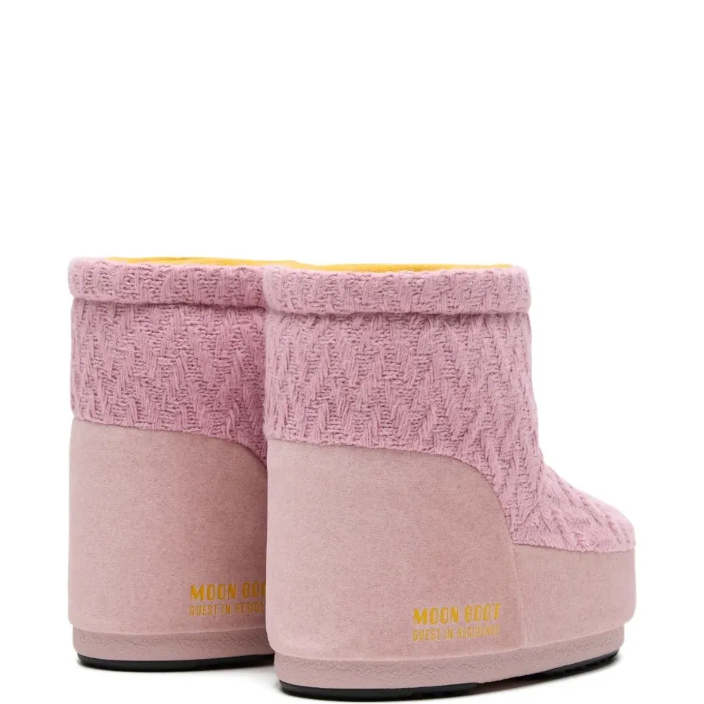 Ботинки из коллаборации с Guest In Residence