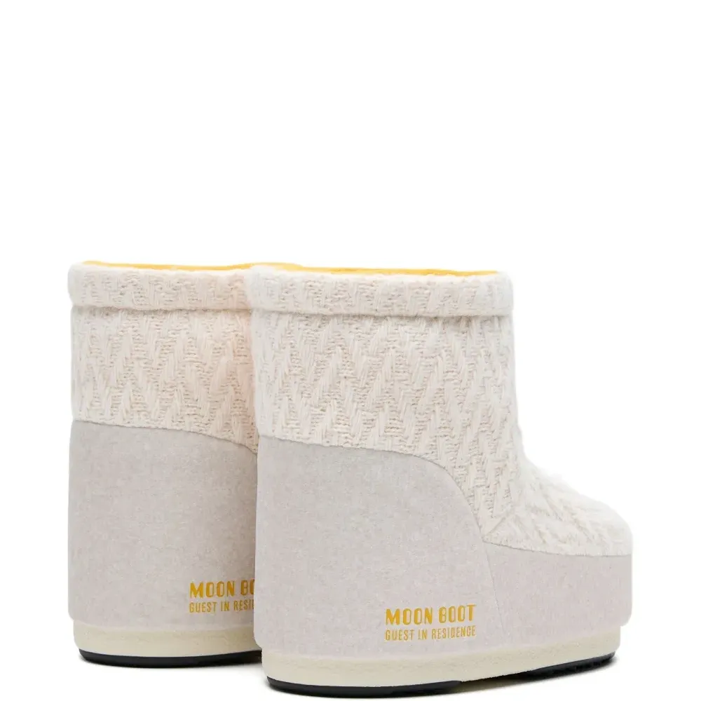 Ботинки из коллаборации с Guest In Residence