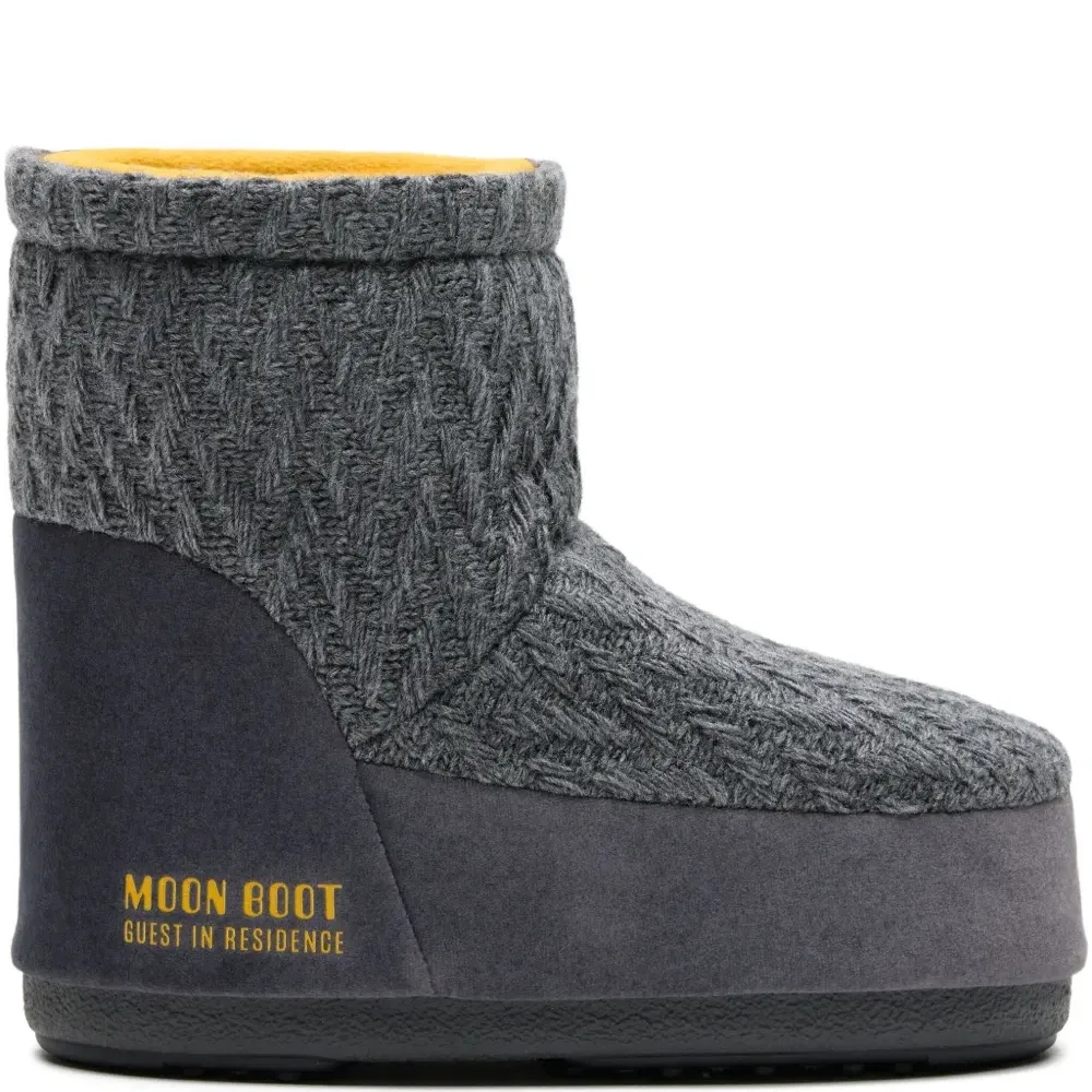 Ботинки из коллаборации с Guest In Residence Ботинки из коллаборации с Guest In Residence