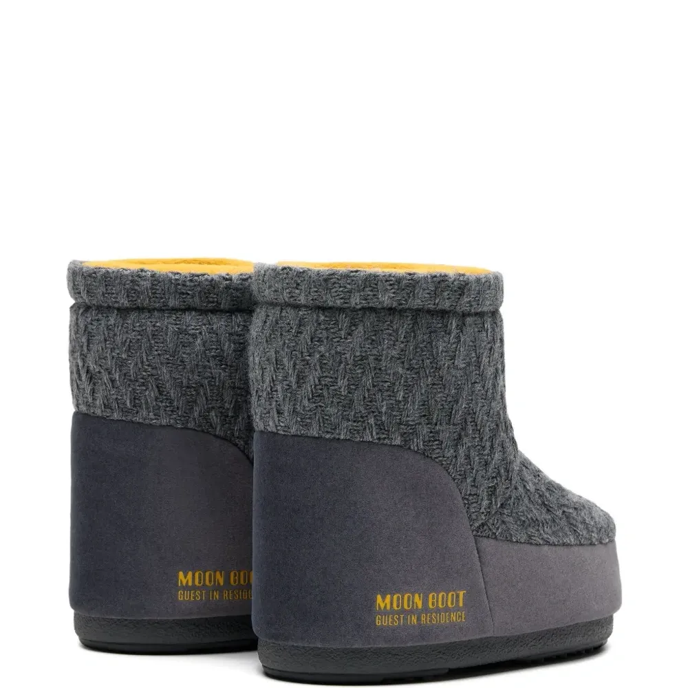 Ботинки из коллаборации с Guest In Residence Ботинки из коллаборации с Guest In Residence