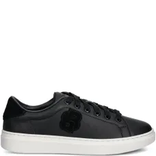 Кроссовки с логотипом