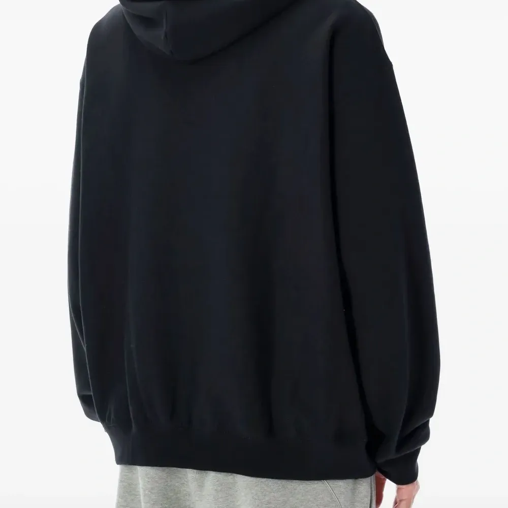 Худи с вышитым логотипом