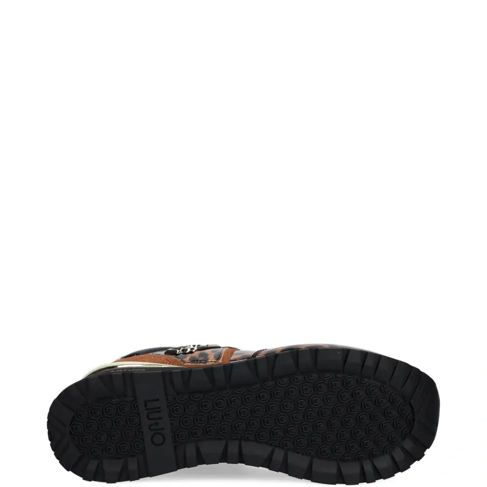 Кроссовки с леопардовым принтом Кроссовки с леопардовым принтом