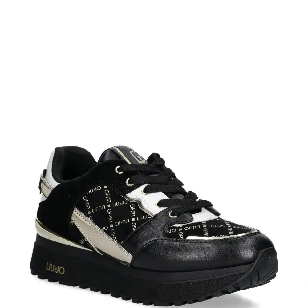 Кроссовки с логотипом