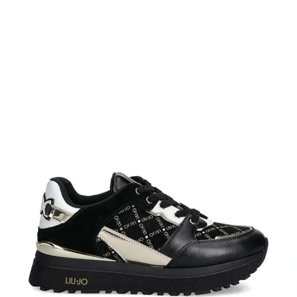 Кроссовки с логотипом