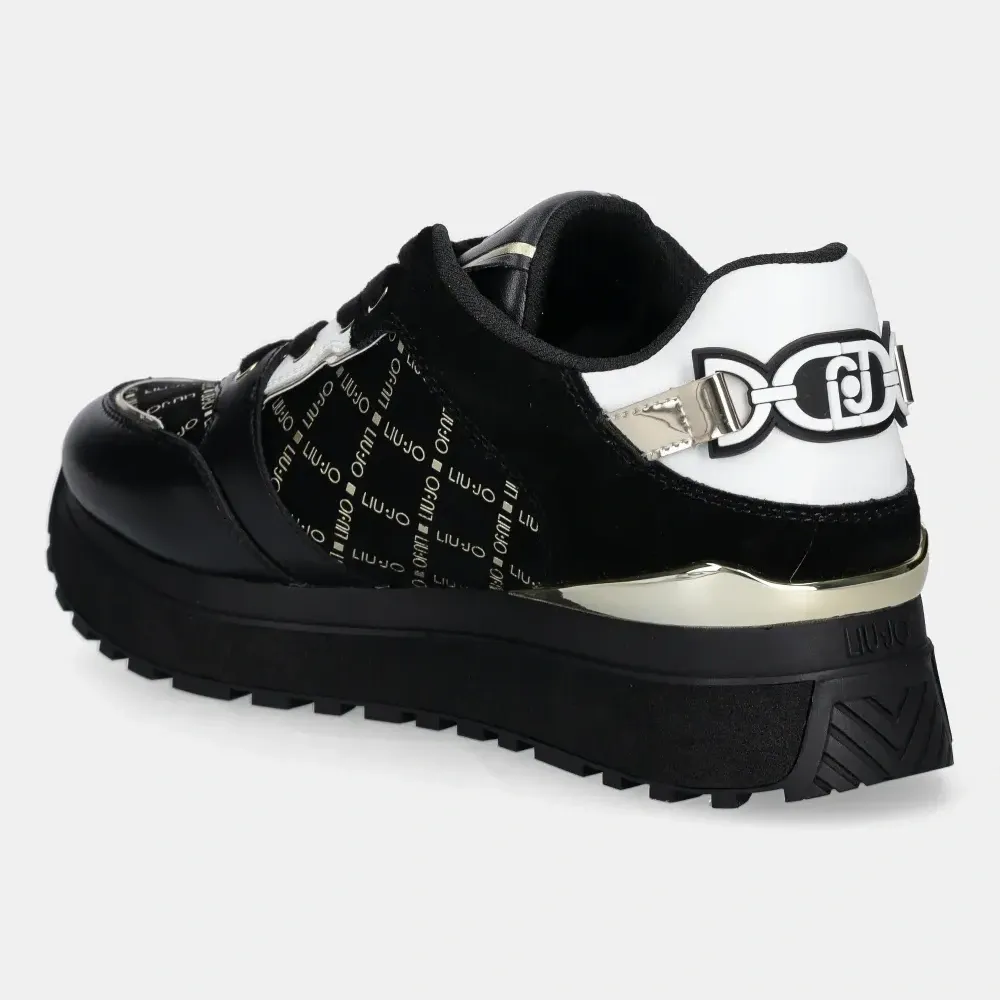 Кроссовки с логотипом