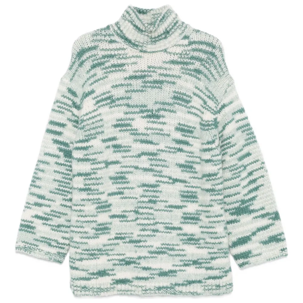 Полосатый свитер с высоким воротником