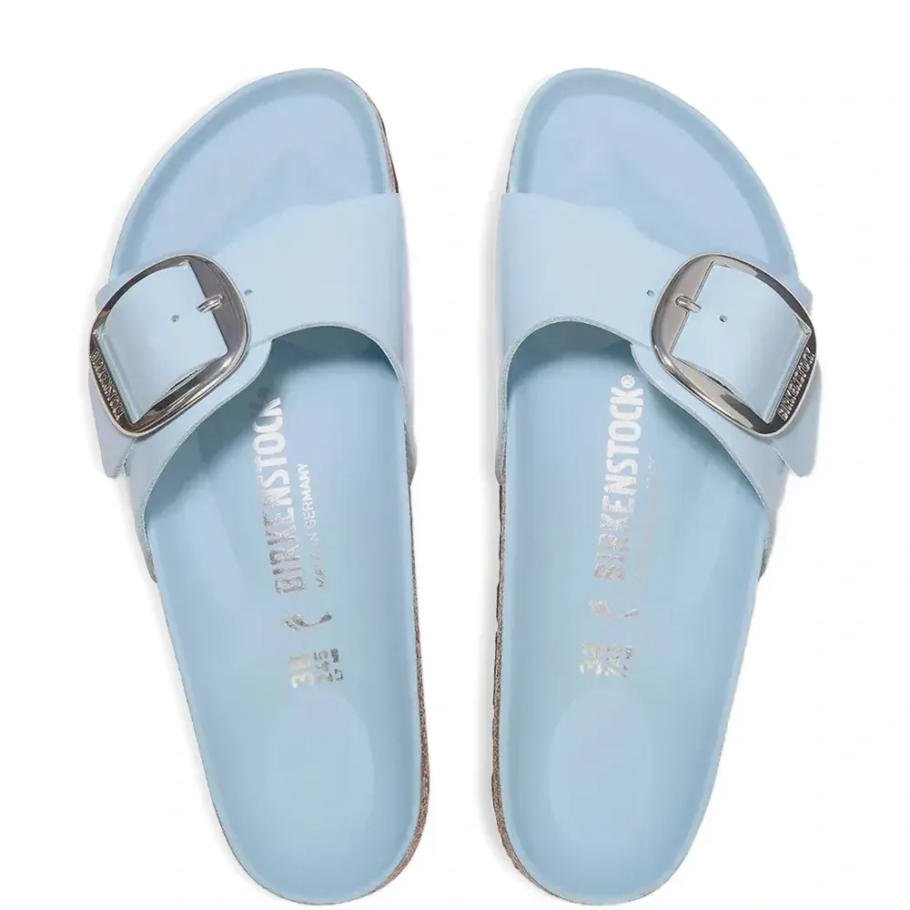 Шлёпанцы Madrid с пряжкой