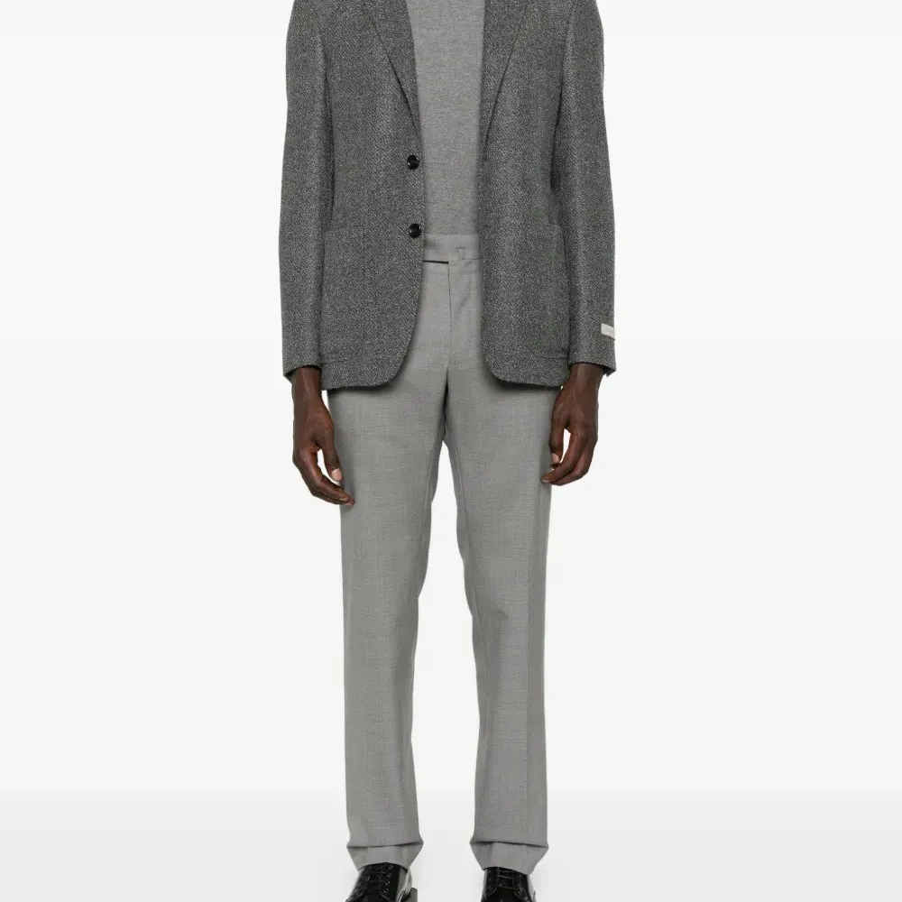 Брюки на пуговицах