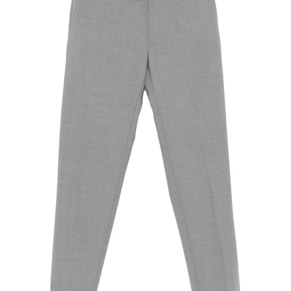 Брюки на пуговицах