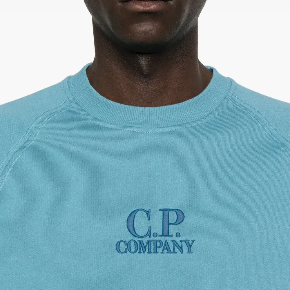 Толстовка с вышивкой