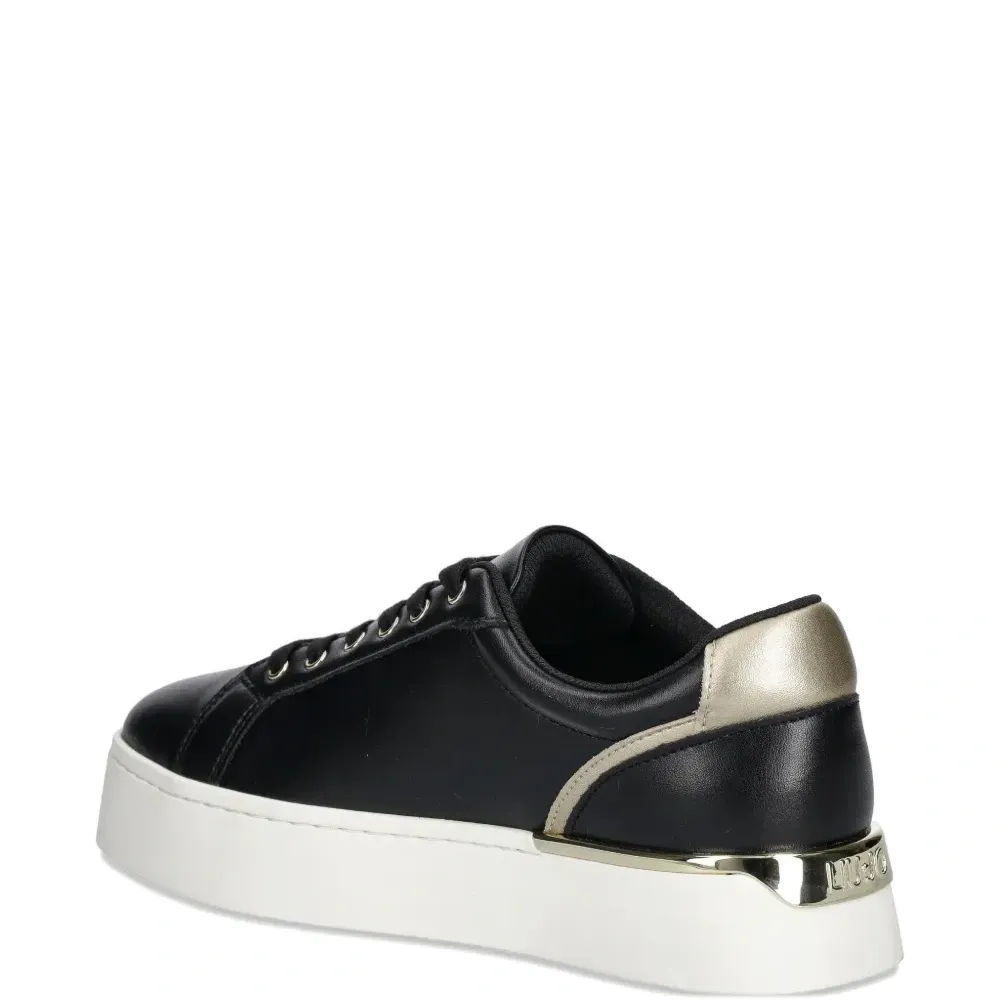 Кроссовки на платформе