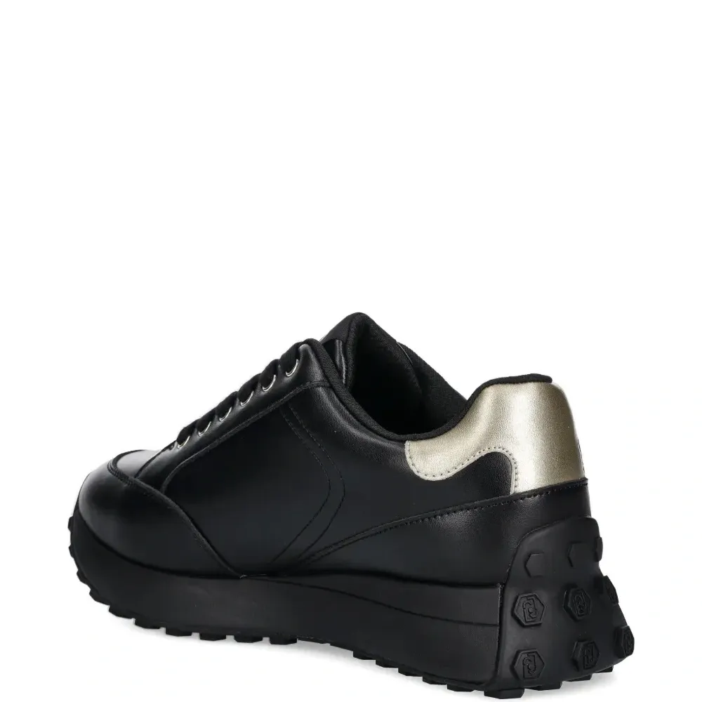 Кроссовки с логотипом