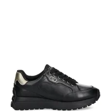 Кроссовки с логотипом