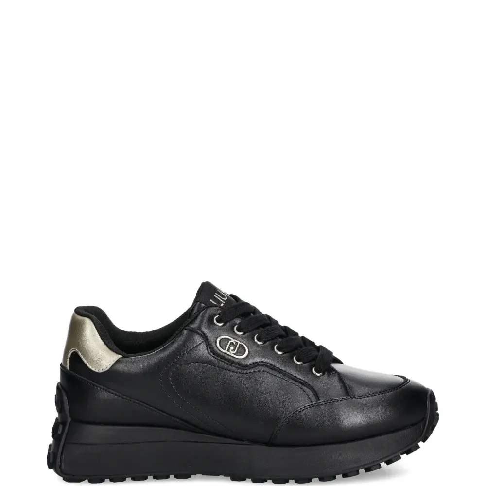 Кроссовки с логотипом