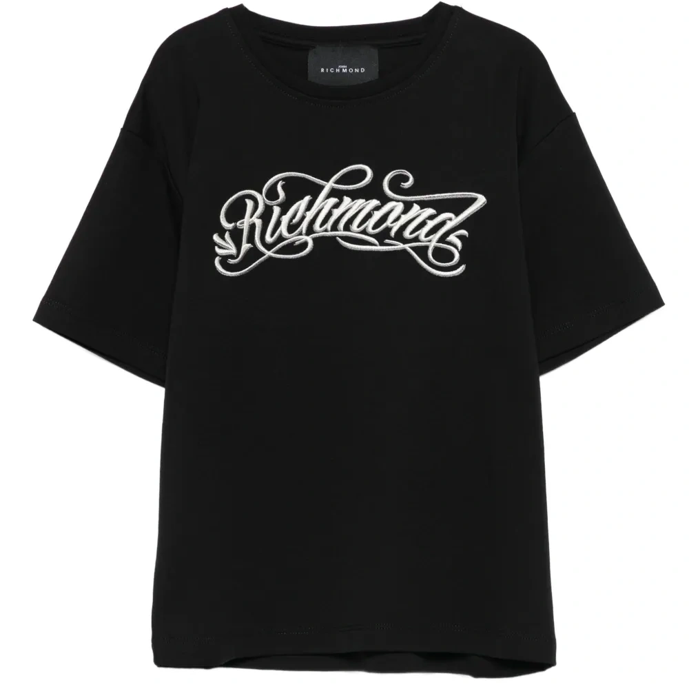 Футболка с вышивкой