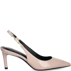 Туфли с заостренным носком