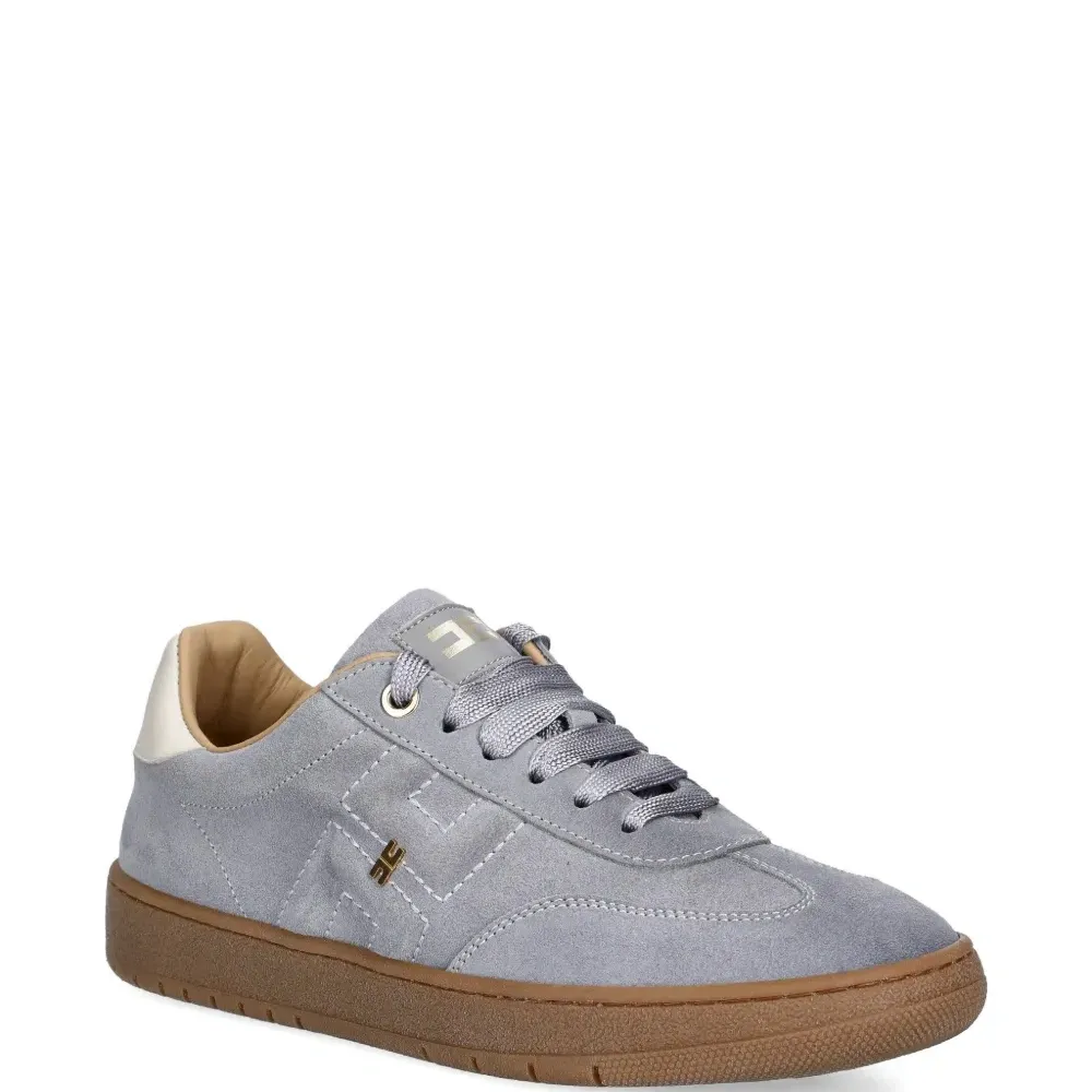 Замшевые кроссовки