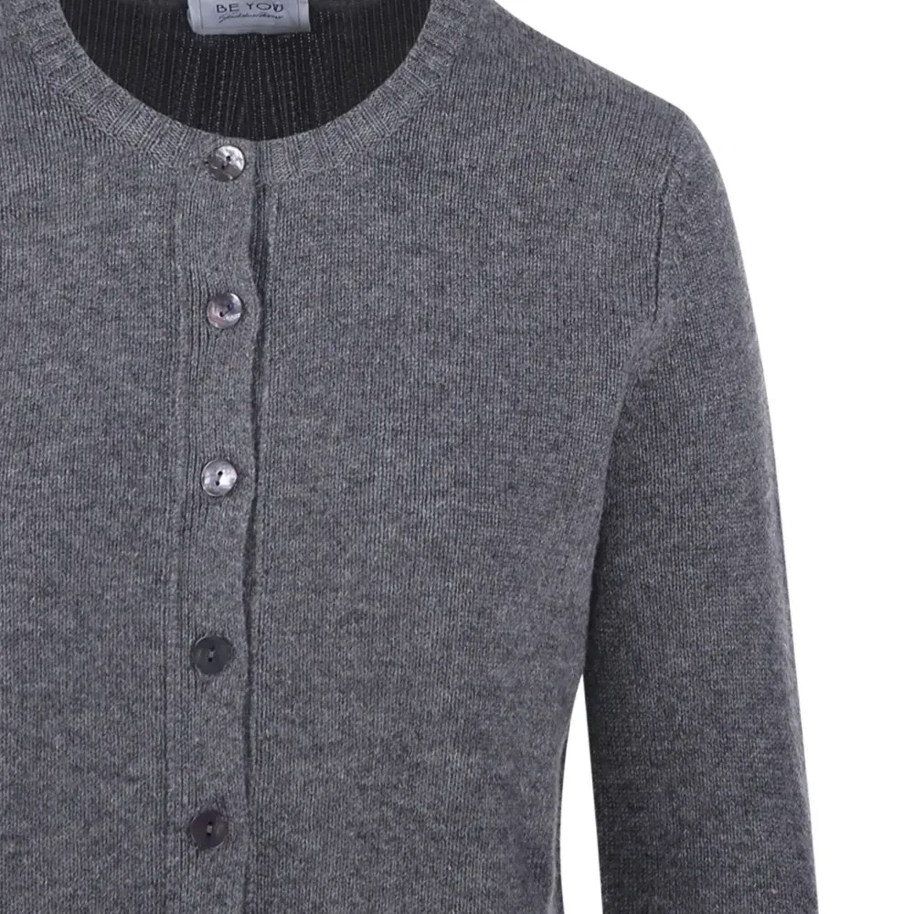 Кардиган на пуговицах