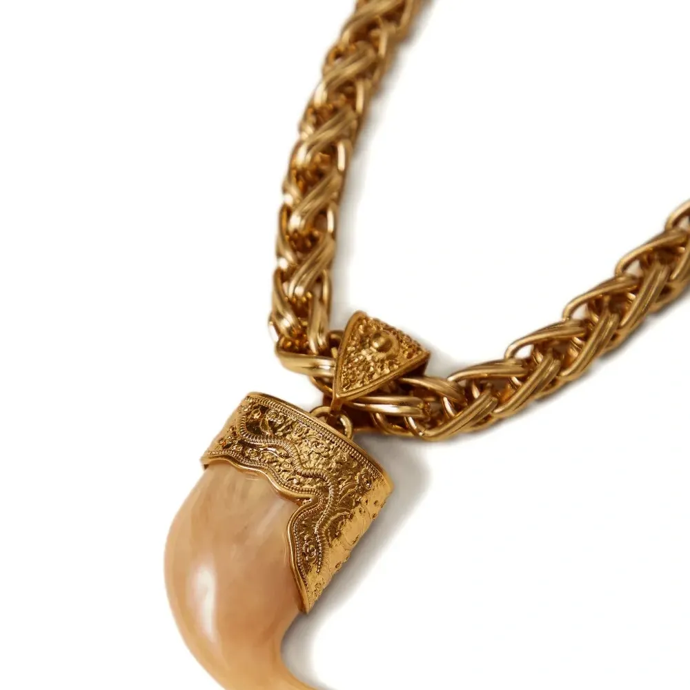 Колье с подвеской