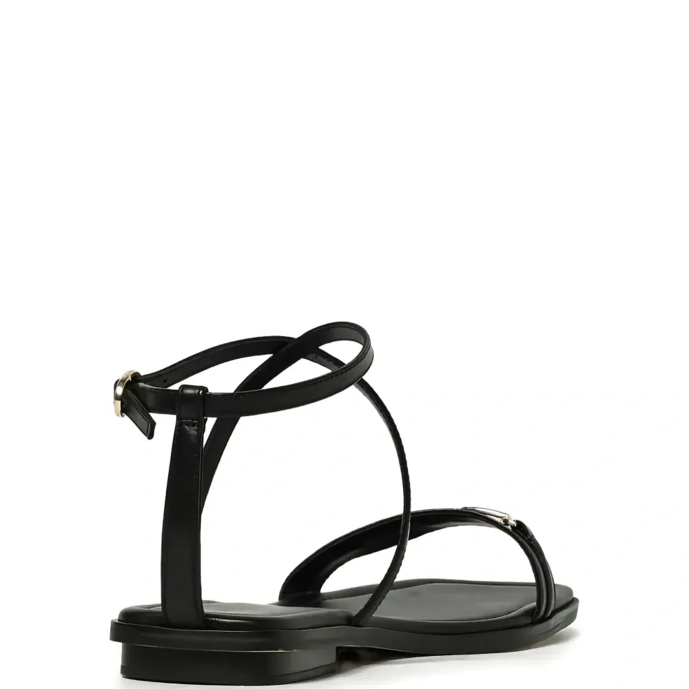 Сандалии с перекрестными ремешками