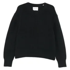 Вязаный свитер с круглым вырезом