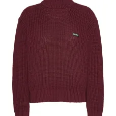 Свитер с высоким воротником