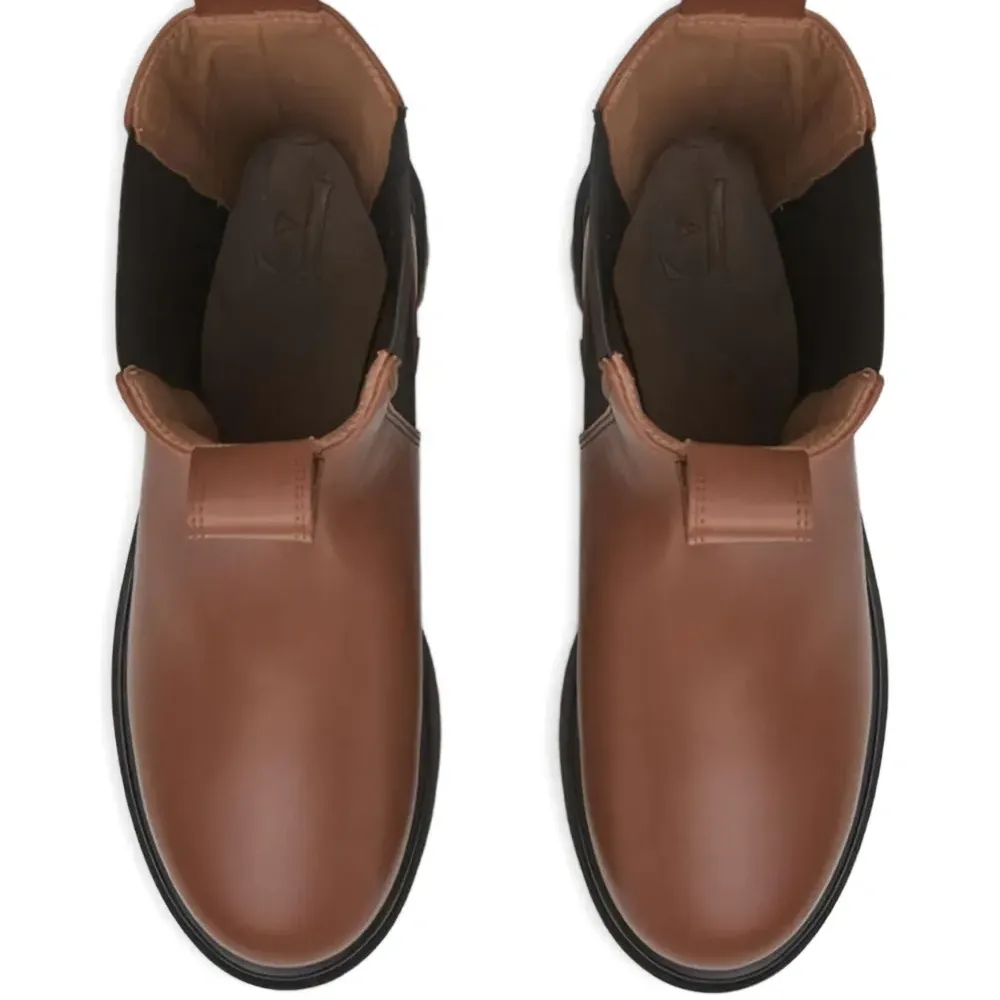 Ботинки челси с эластичными вставками Ботинки челси с эластичными вставками