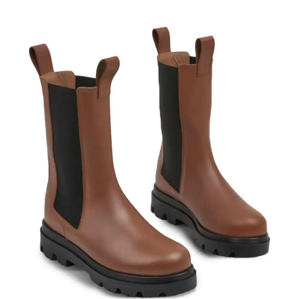 Ботинки челси с эластичными вставками Ботинки челси с эластичными вставками