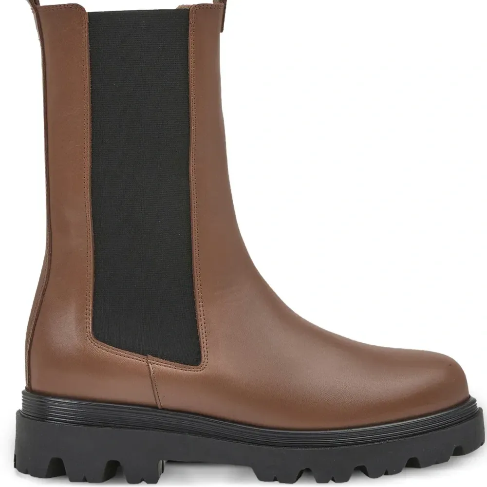 Ботинки челси с эластичными вставками Ботинки челси с эластичными вставками