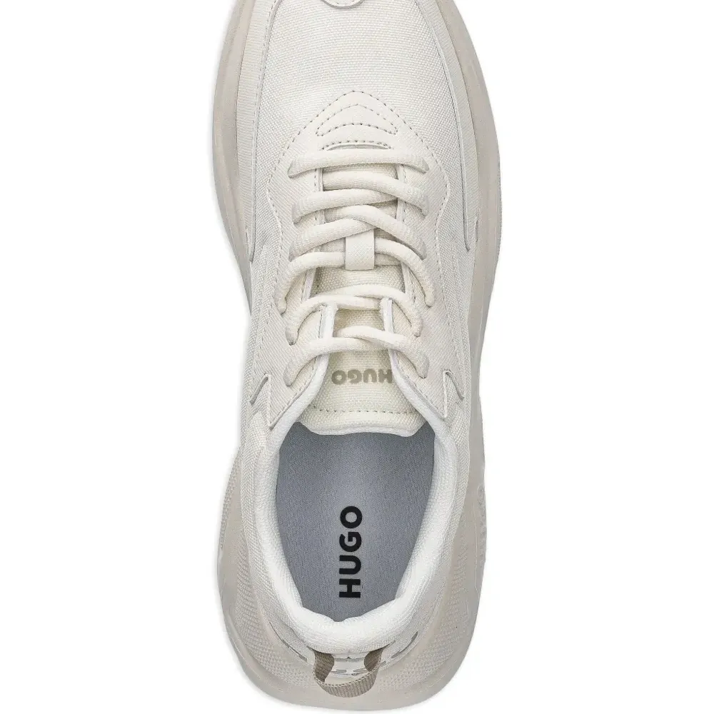 Кроссовки с логотипом