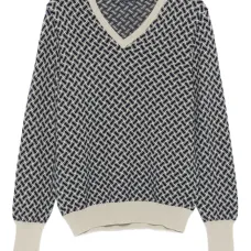 Свитер с геометричным узором