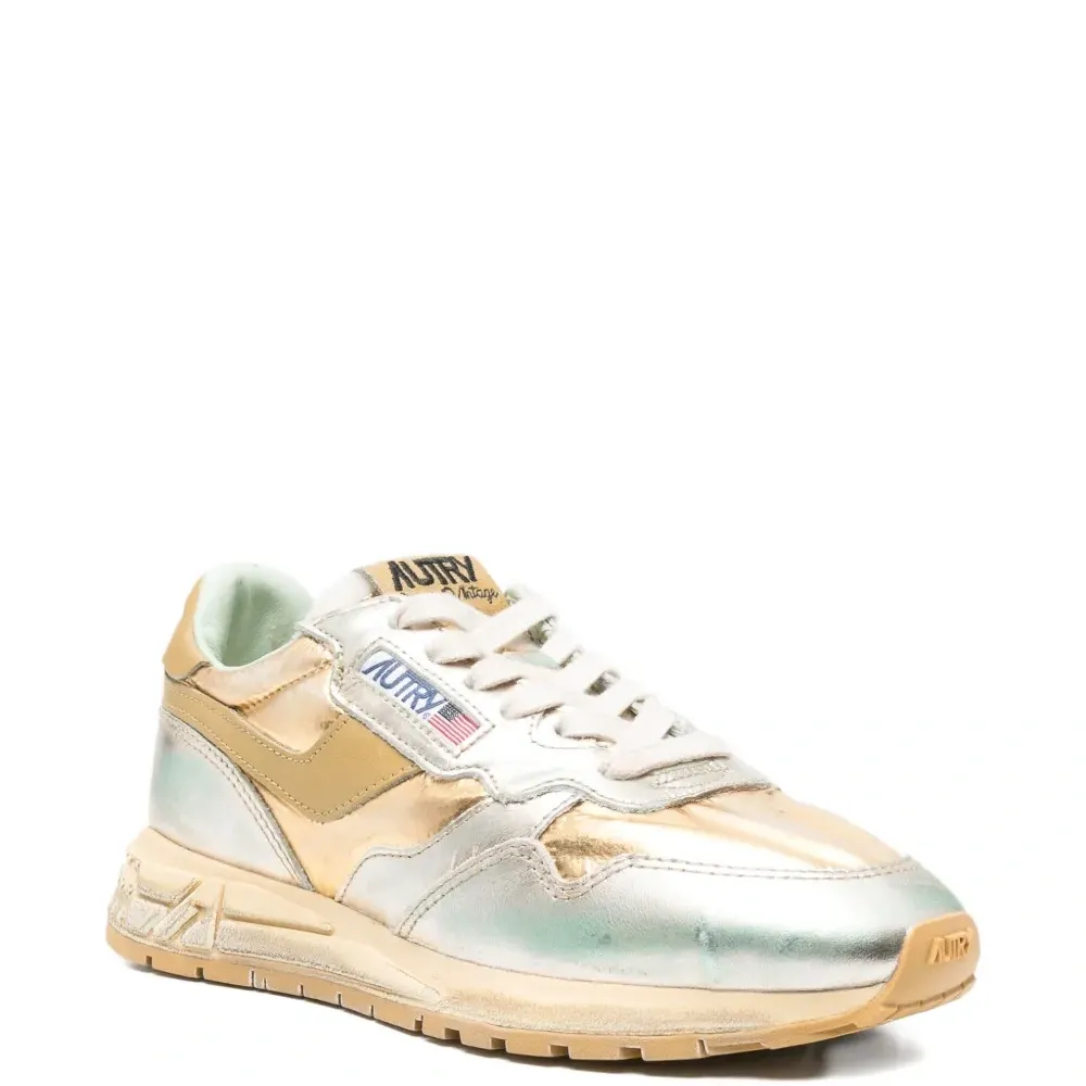 Кроссовки с эффектом металлик Кроссовки с эффектом металлик