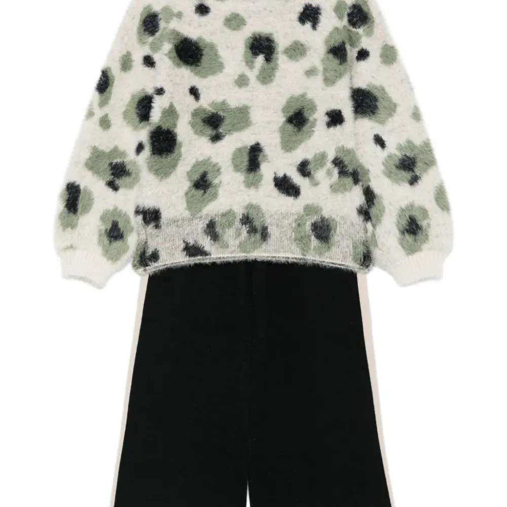 Комплект из топа и брюк с абстрактным узором