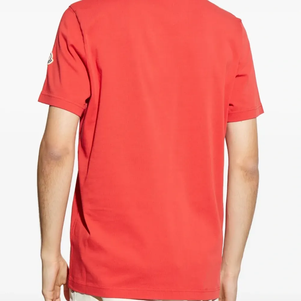 Футболка с логотипом