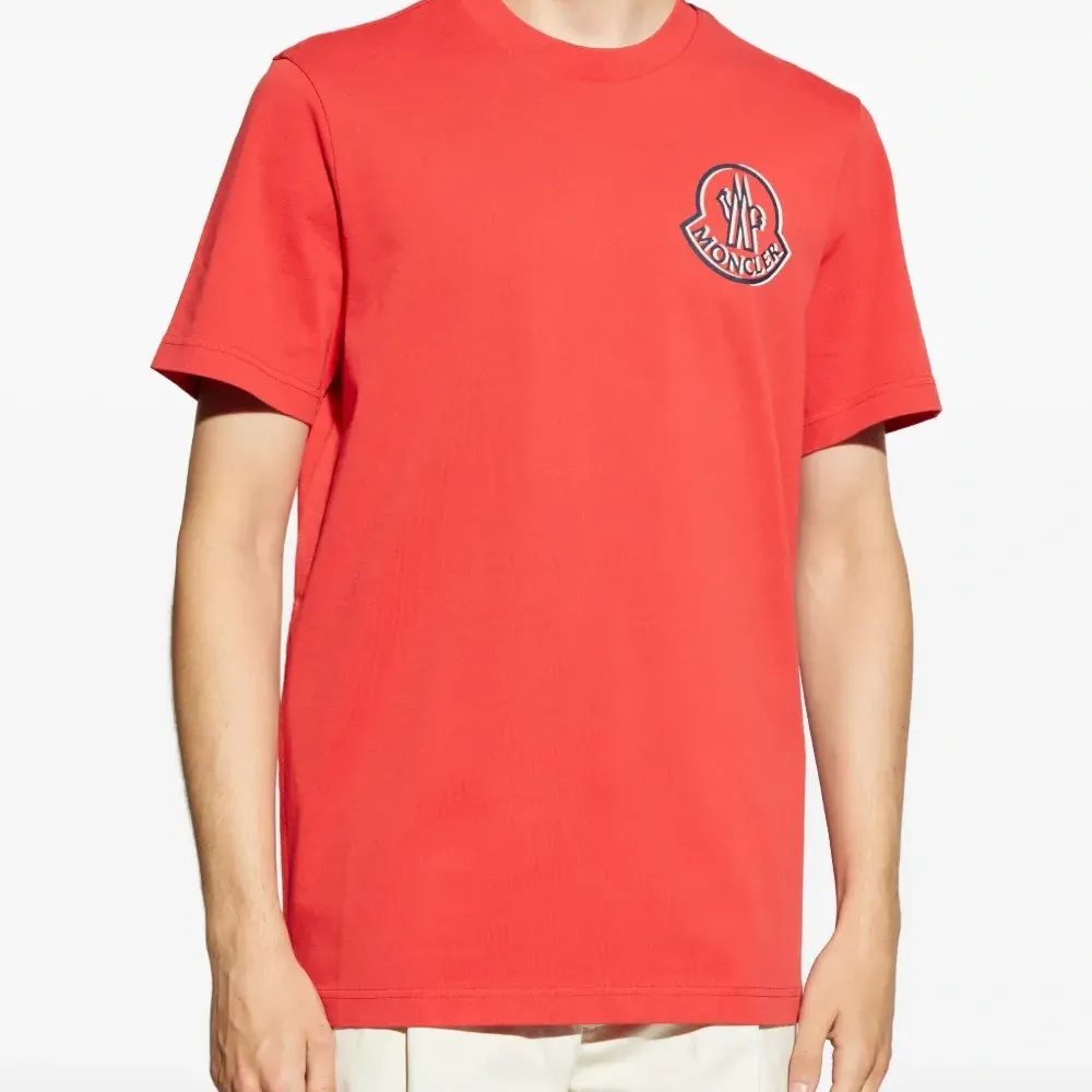 Футболка с логотипом