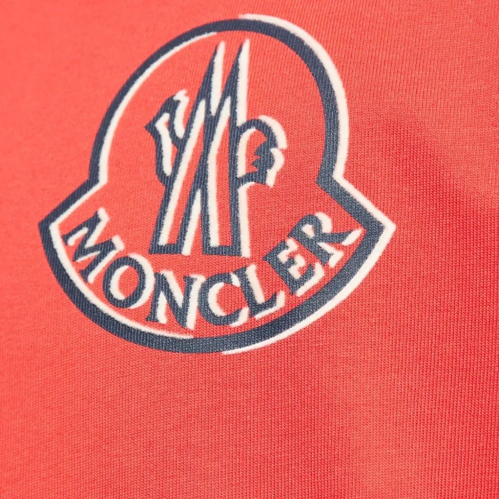 Футболка с логотипом