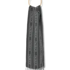 Шарф с бахромой и надписью