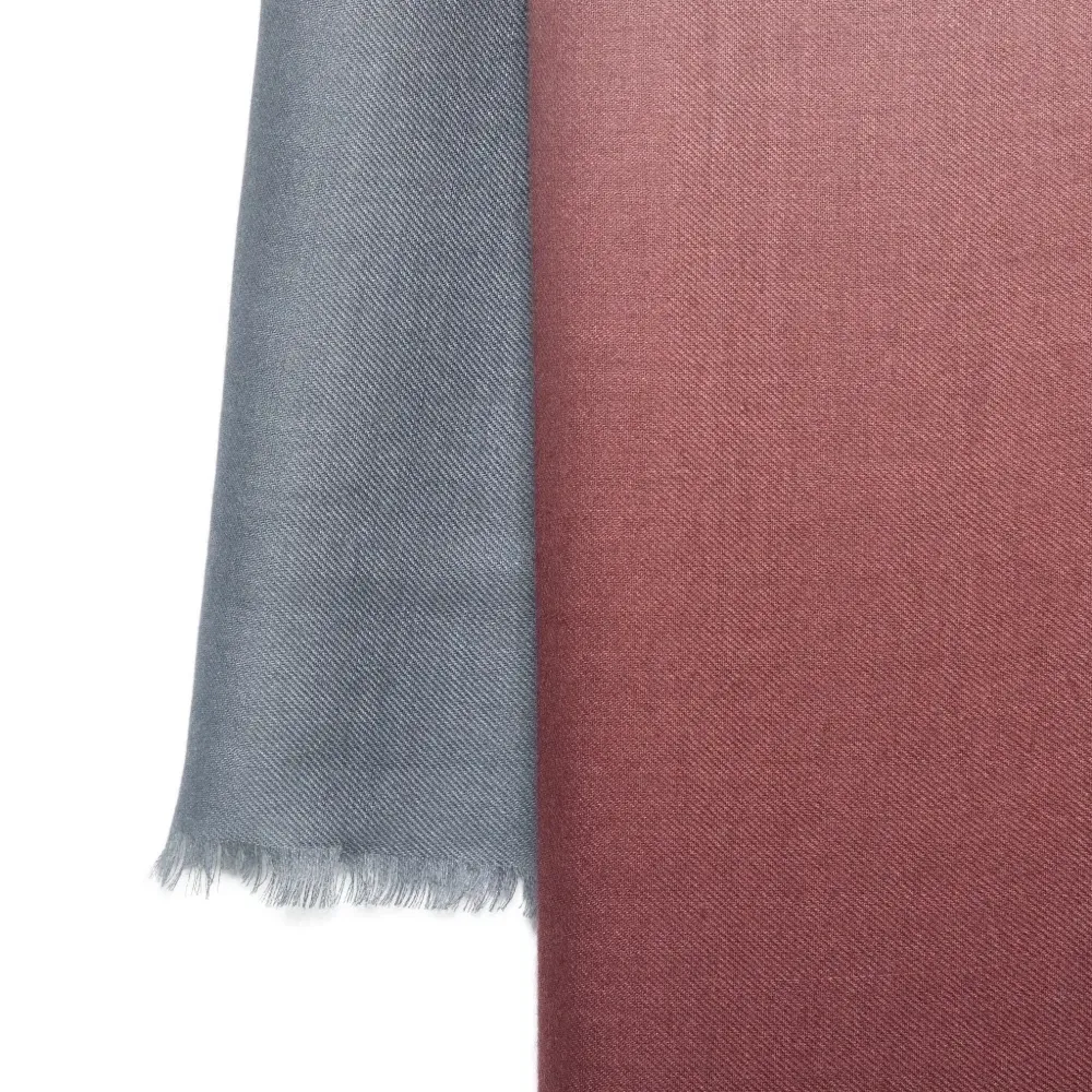 Шарф с эффектом омбре