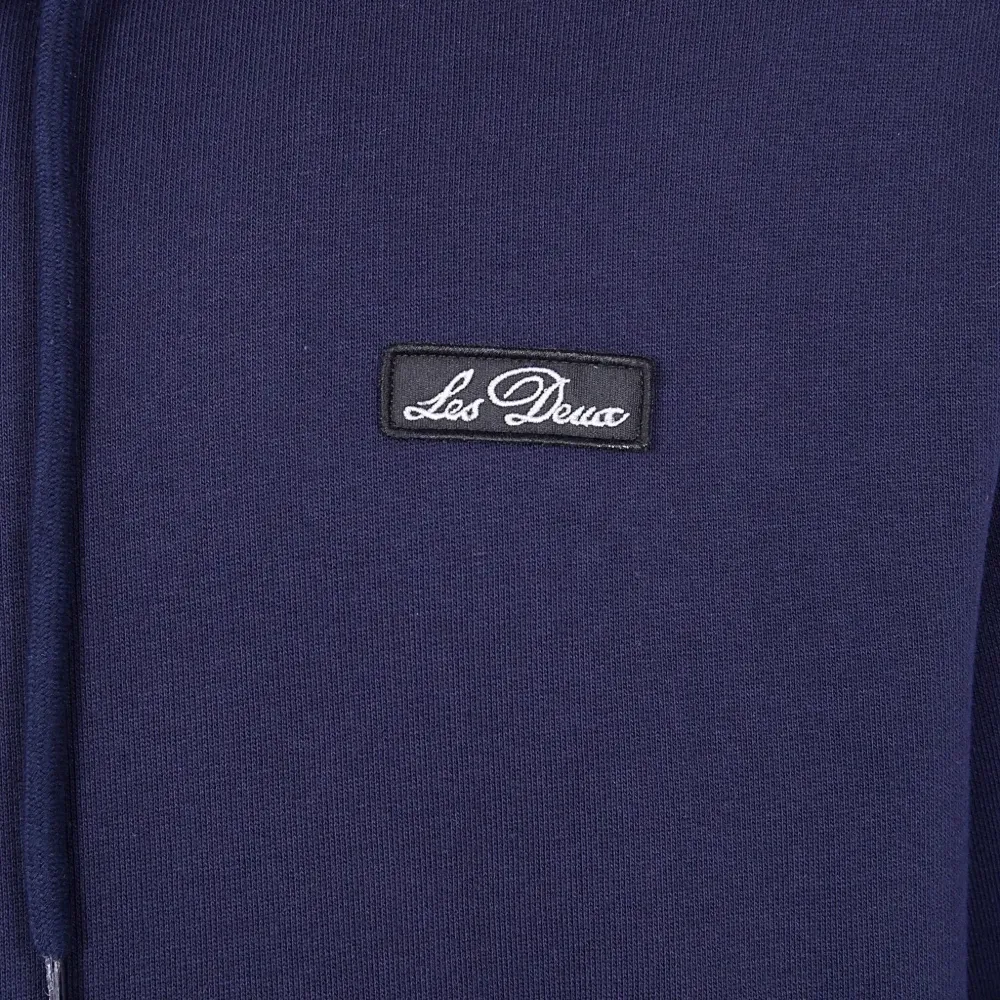 Худи с нашивкой-логотипом